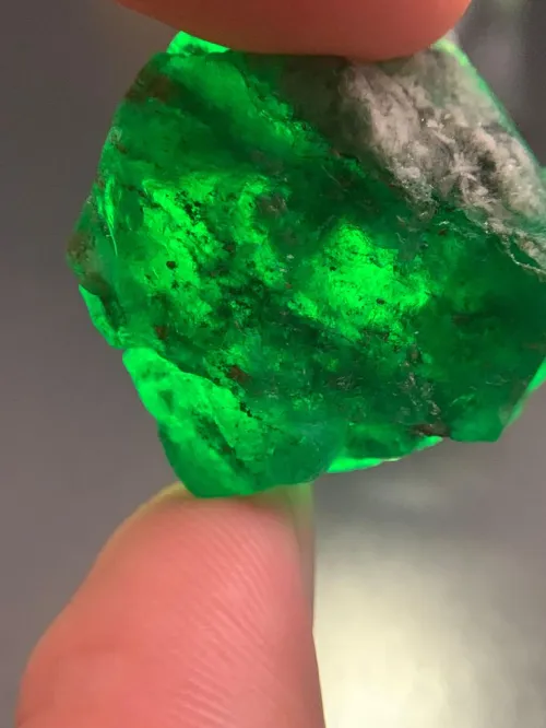 Who Can Wear Emerald Stone