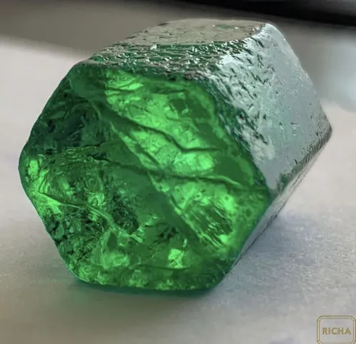 Does Emerald Attract Money